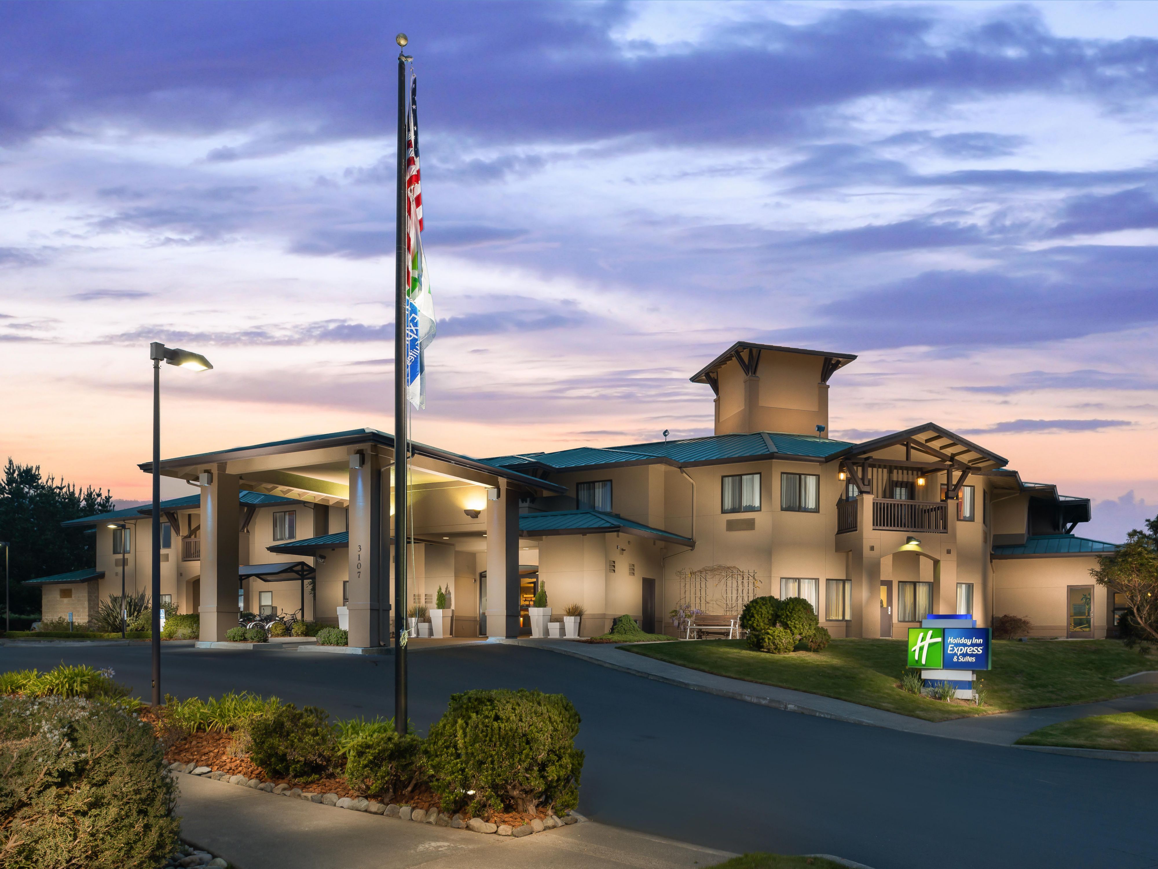 Holiday Inn Express & Suites Airport Area