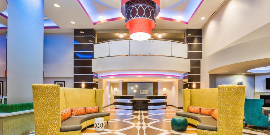 Holiday Inn Express & Suites Eureka